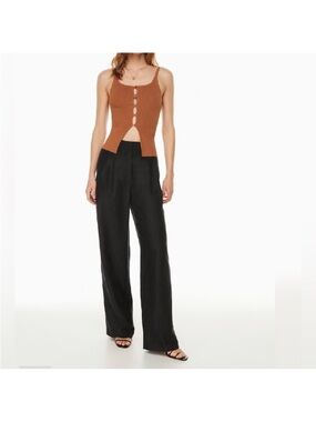 Aritzia Wilfred The Effortless Pant Linen
High-waisted pleated pant